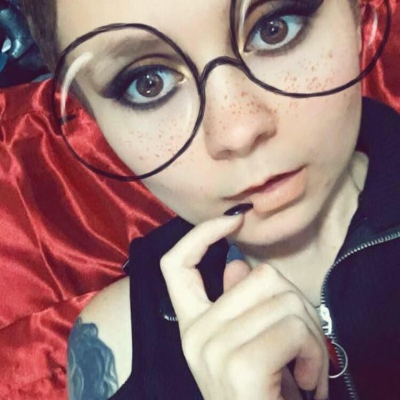 Meet your Posher, Carissa - Picture 1 of 1